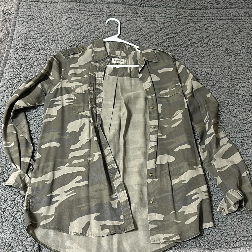 Express army print boyfriend shirt size small